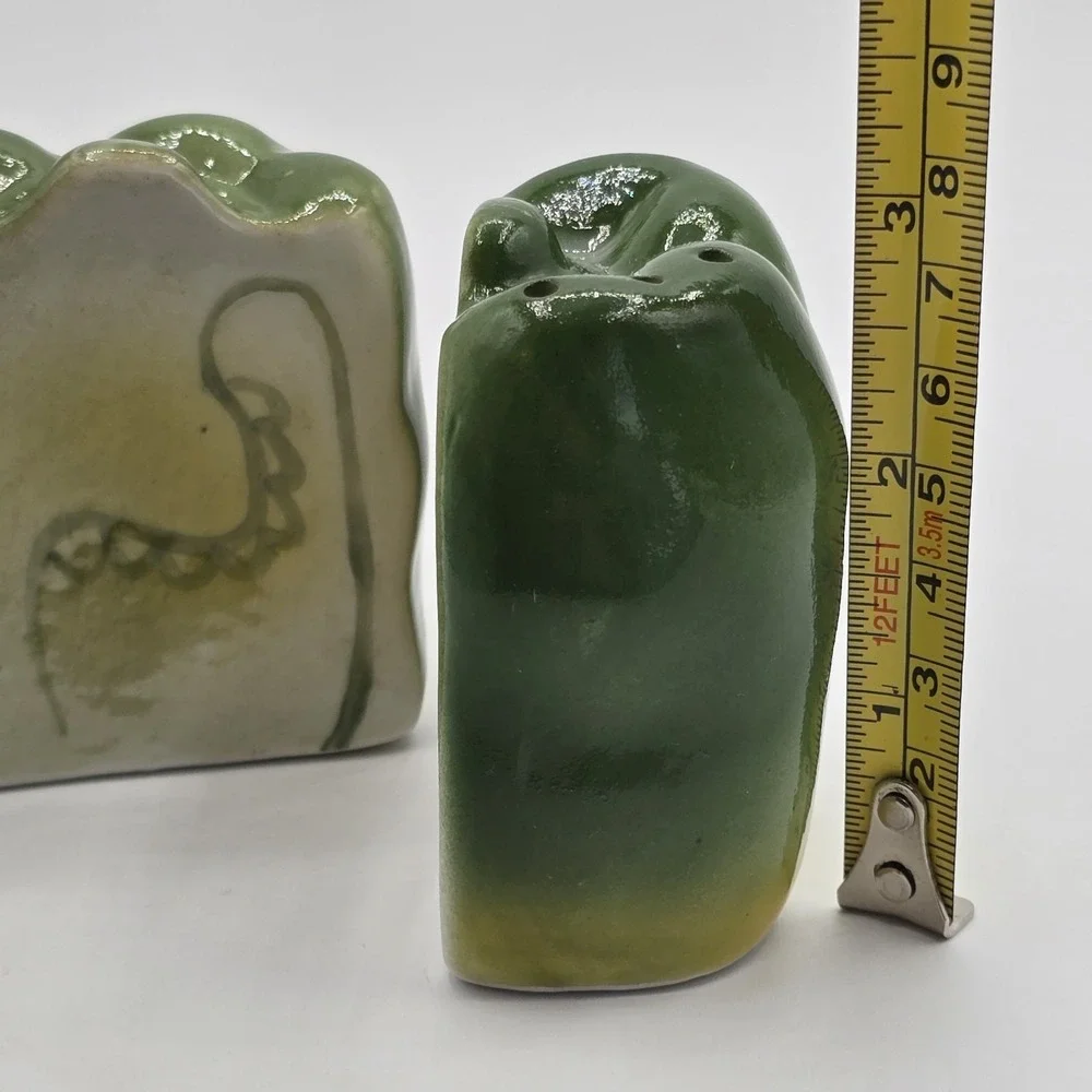 Vtg Whole Halved Green Bell Pepper Salt and Pepper Shakers‎ Ceramic Mcm Kitschy
